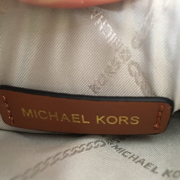 💎 Michael Kors Metal Logo Totes Silver tone hardware 💎 - Picture 7 of 9